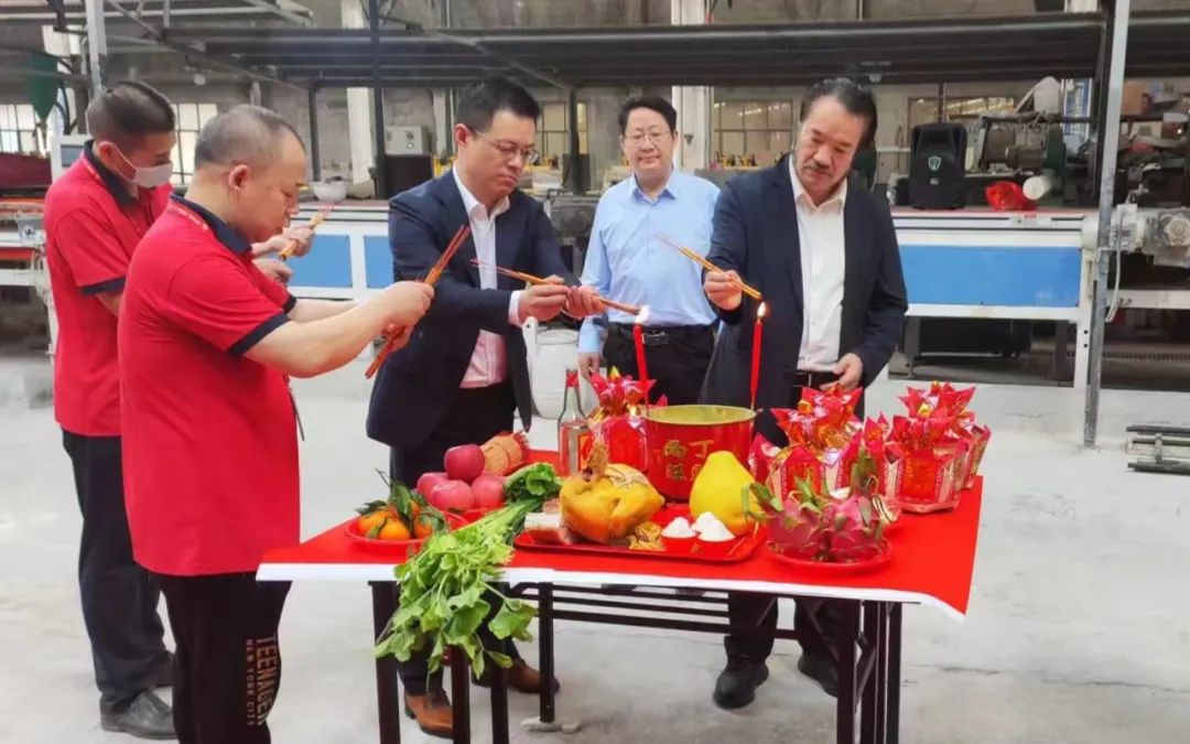 薪火升腾 · 燃起新程｜热烈祝贺永乐app智造生产基地今日盛大点火(图3)