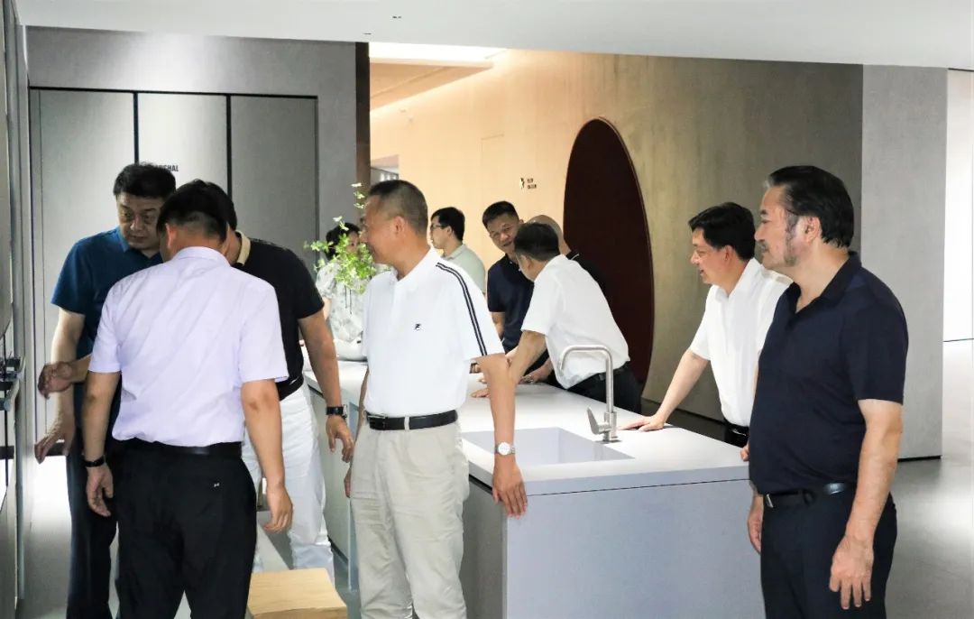 湖南衡阳“港洽周”领导一行莅临将军集团参观考察(图11) 图片