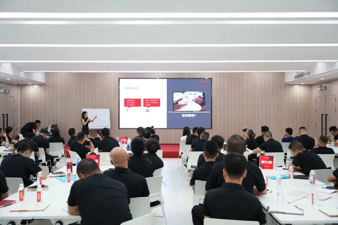 战鼓铿锵，催人奋进。6月6日，永乐app月度荣誉表彰盛典隆重举行。本次大会全面复盘五月工作成果，以荣誉致敬拼搏，表彰先进标杆，部署攻坚目标，为下一阶段高质量发展吹响冲锋号角。永乐app瓷砖事业部总(图9)