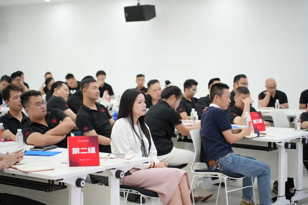 战鼓铿锵，催人奋进。6月6日，永乐app月度荣誉表彰盛典隆重举行。本次大会全面复盘五月工作成果，以荣誉致敬拼搏，表彰先进标杆，部署攻坚目标，为下一阶段高质量发展吹响冲锋号角。永乐app瓷砖事业部总(图12)