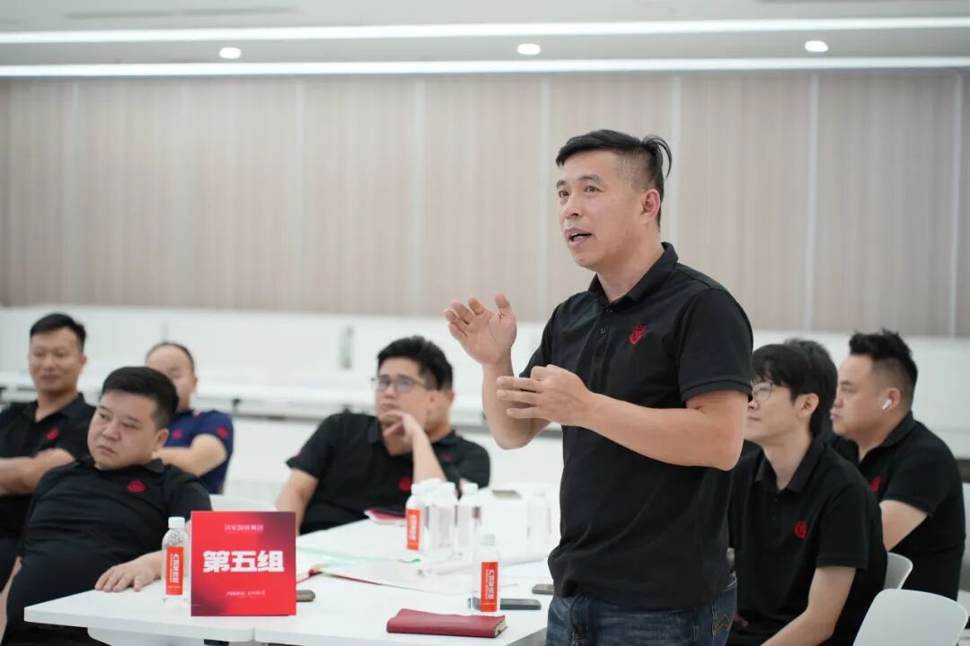 战鼓铿锵，催人奋进。6月6日，永乐app月度荣誉表彰盛典隆重举行。本次大会全面复盘五月工作成果，以荣誉致敬拼搏，表彰先进标杆，部署攻坚目标，为下一阶段高质量发展吹响冲锋号角。永乐app瓷砖事业部总(图15)