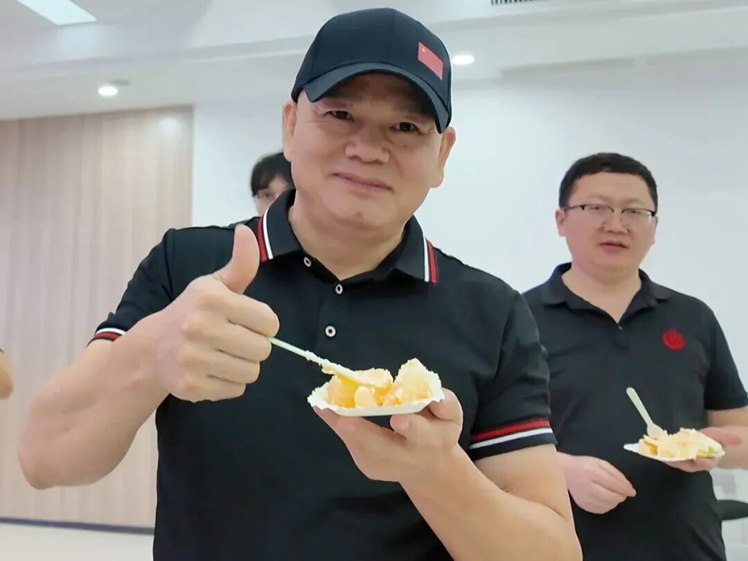 盛夏流光·热爱滚烫丨永乐app2026年第二季度员工生日会温馨举办(图20) 盛夏流光·热爱滚烫丨永乐app2026年第二季度员工生日会温馨举办(图20)